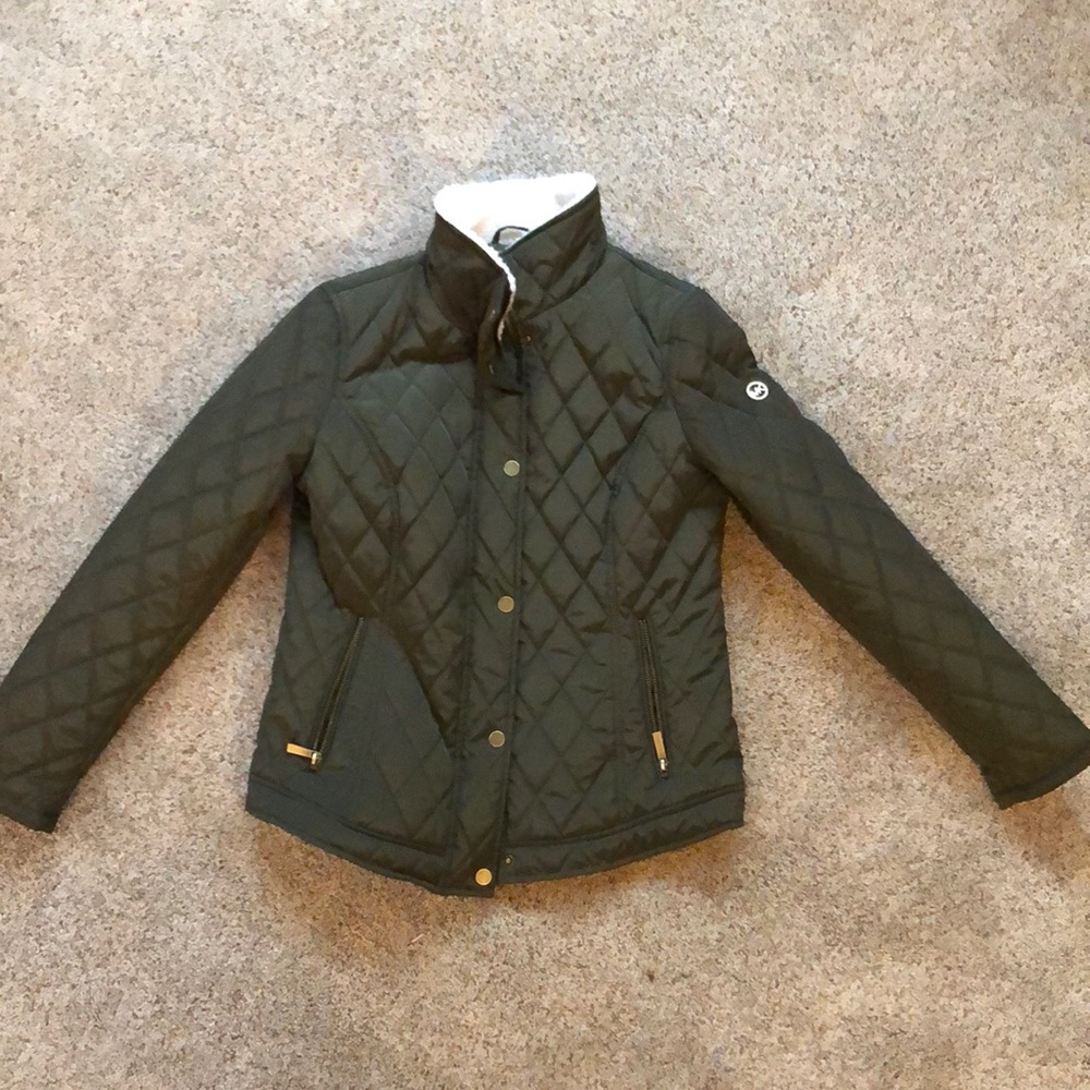 NWOT Michael Kors Quilted Green jacket with sherpa collar.